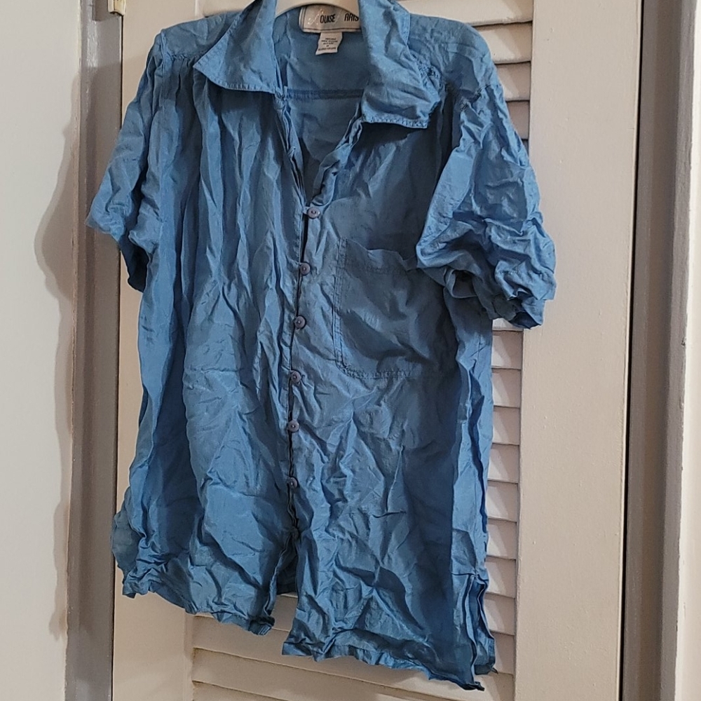 🦄 5/$25 Louise Paris button down silk blouse